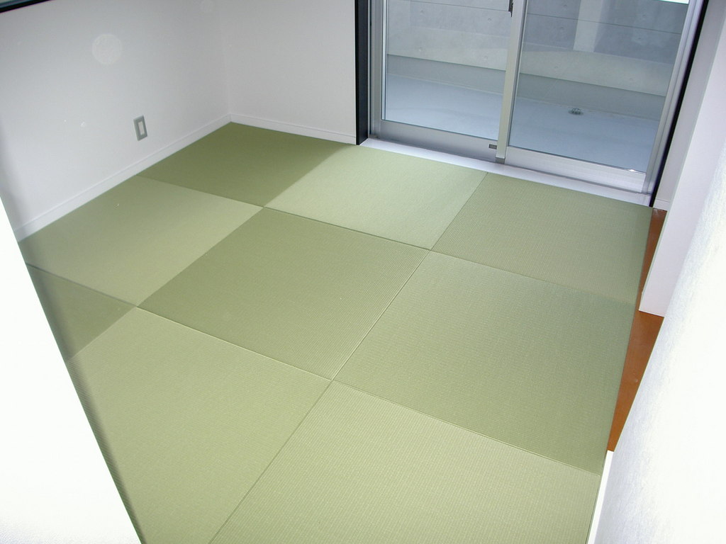 琉球畳を使用しておしゃれな和室になりました。